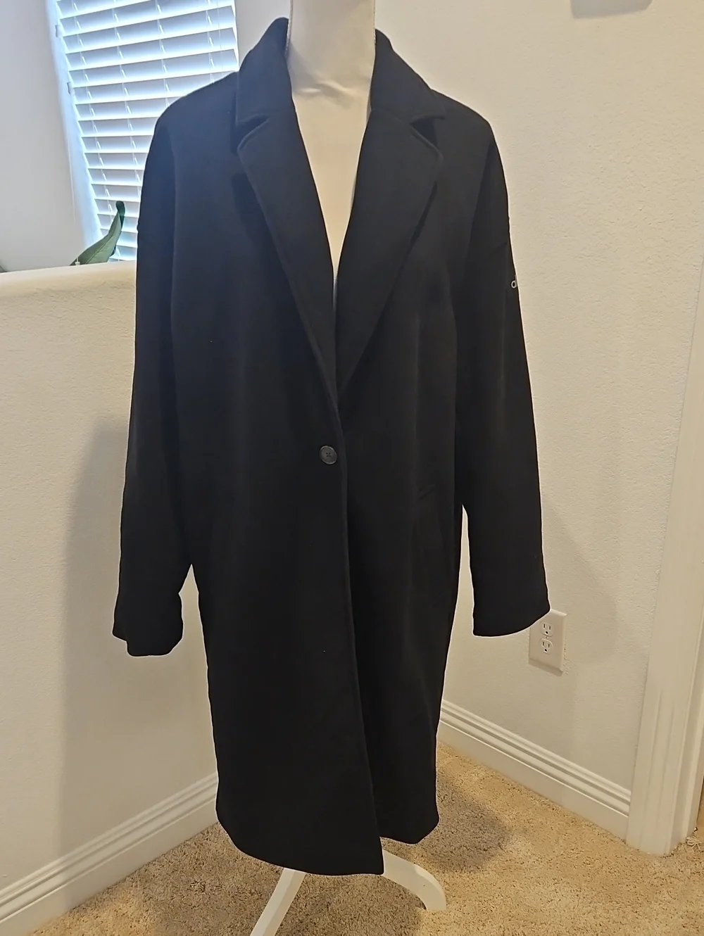 ALO Lined Yoga Black Single-Button Trench Coat Sz L
